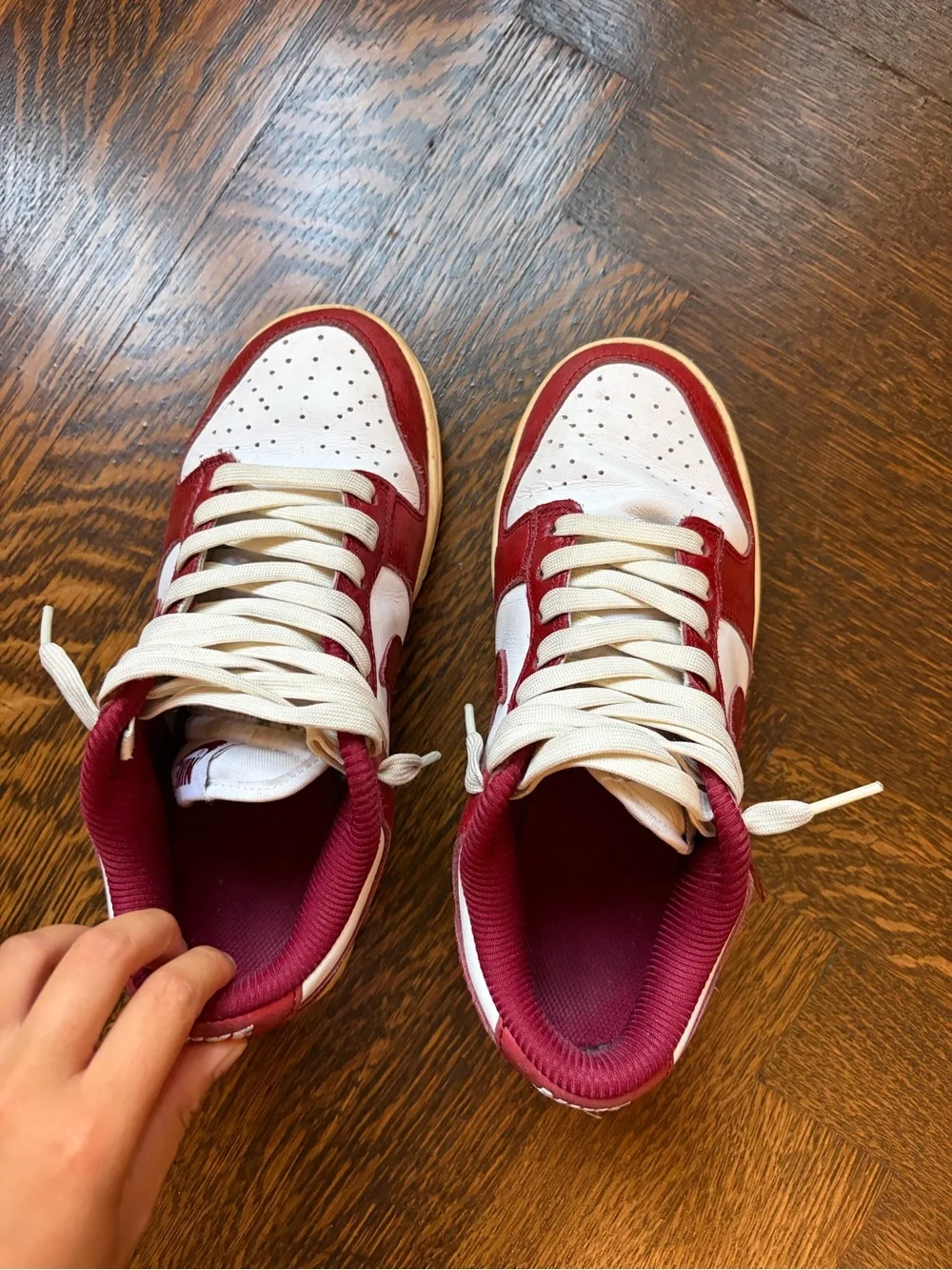 Nike Low-Top Women’s Sneakers in Red and White